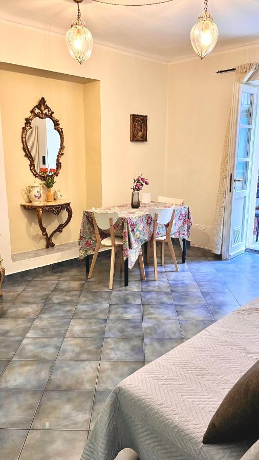 Al Bicerin Apartment, In Historical Center Of Turin Exterior photo